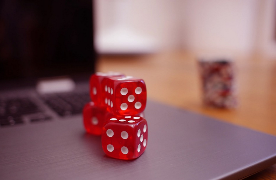red dices