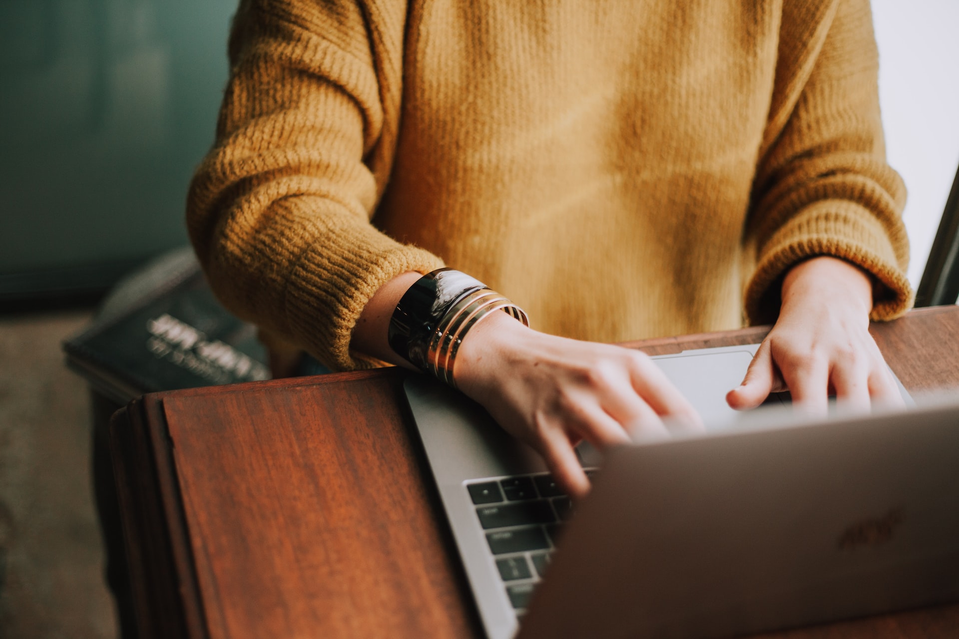 3 Reasons to Gamble Online